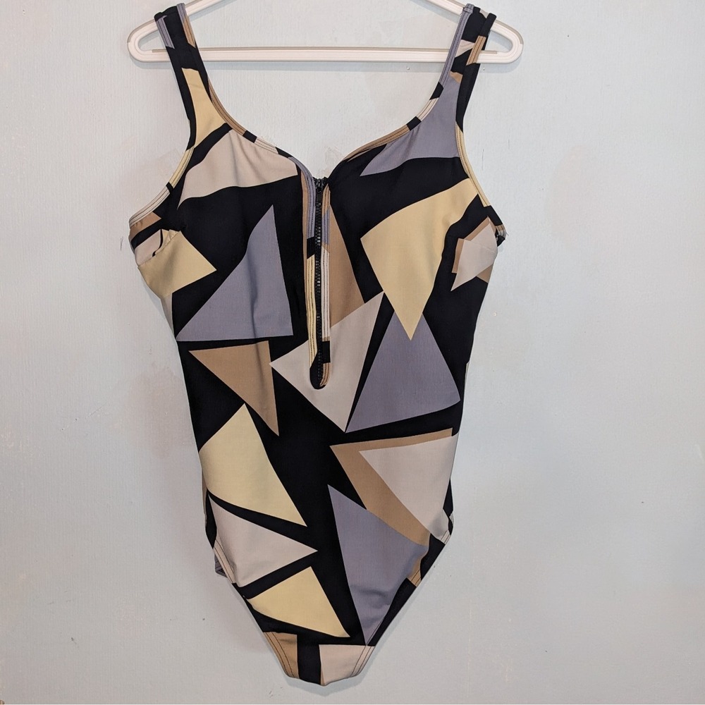Miraclesuit‎ Womens Geometric Triangle Print Front Zip One Piece Swimsuit Black